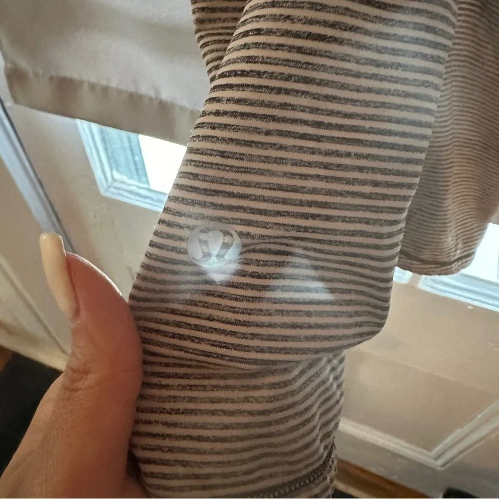 Lululemon Catch‎ Me Tank size 2 Tonka Stripe Cashew Black